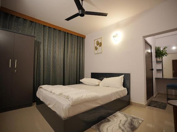Hotel Le Marina Residency Kozhikode Exterior photo